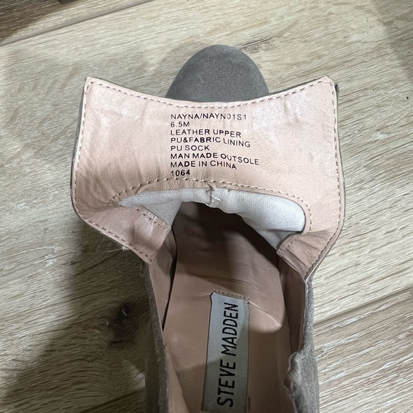 Side slit bootie - Picture 2 of 2